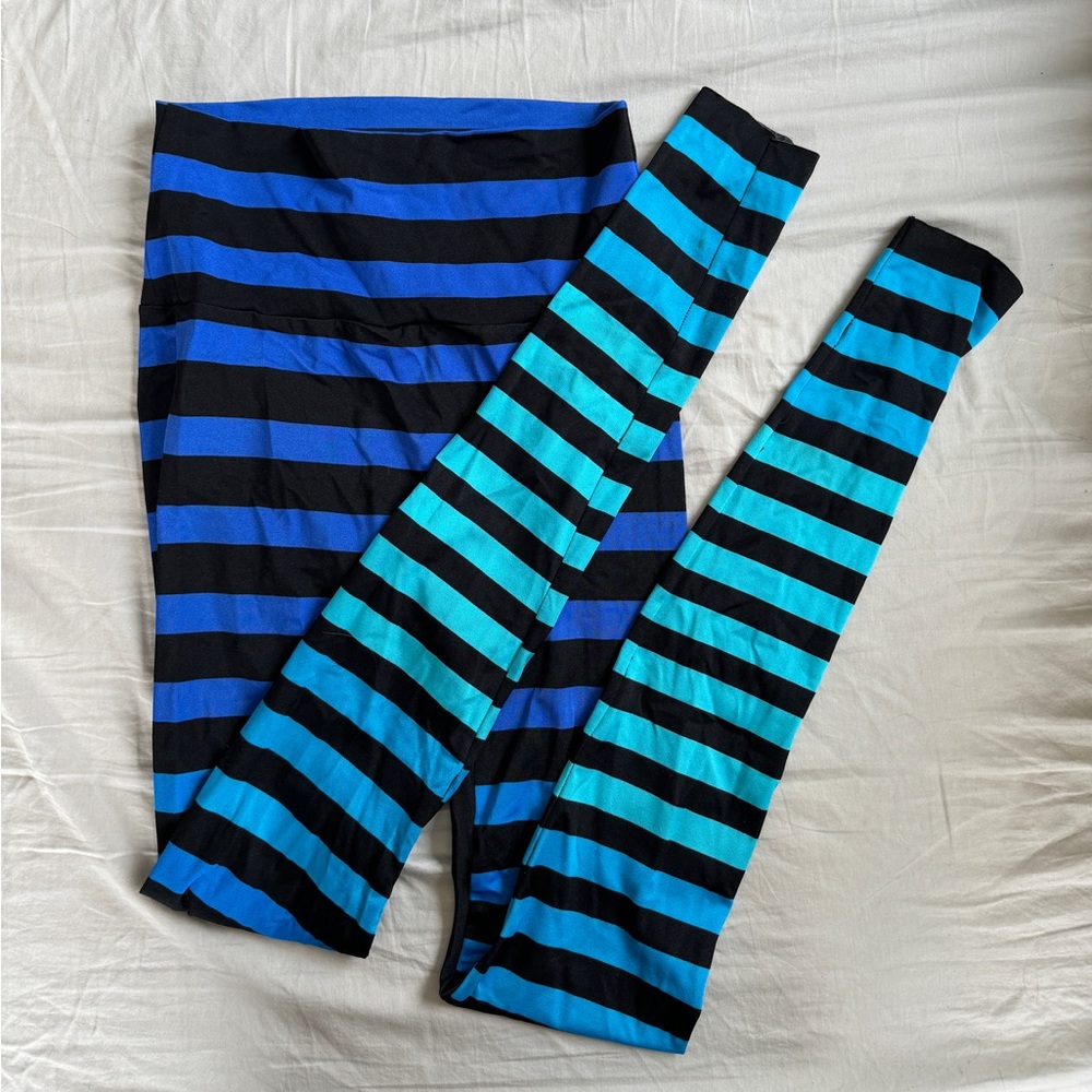 K-DEER Black & Blue Striped Knit Leggings